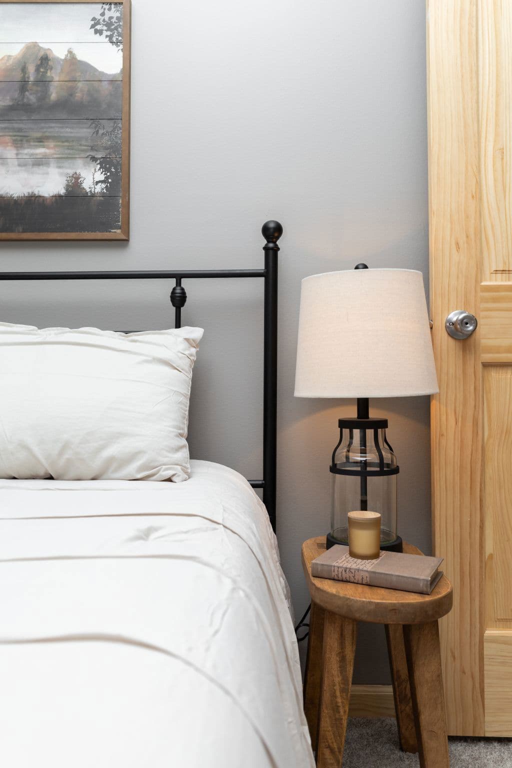 1w1407-v bedroom home features