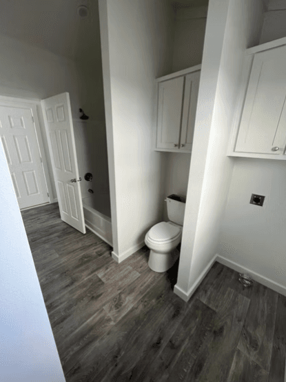 Calamity jane-643 bathroom home features