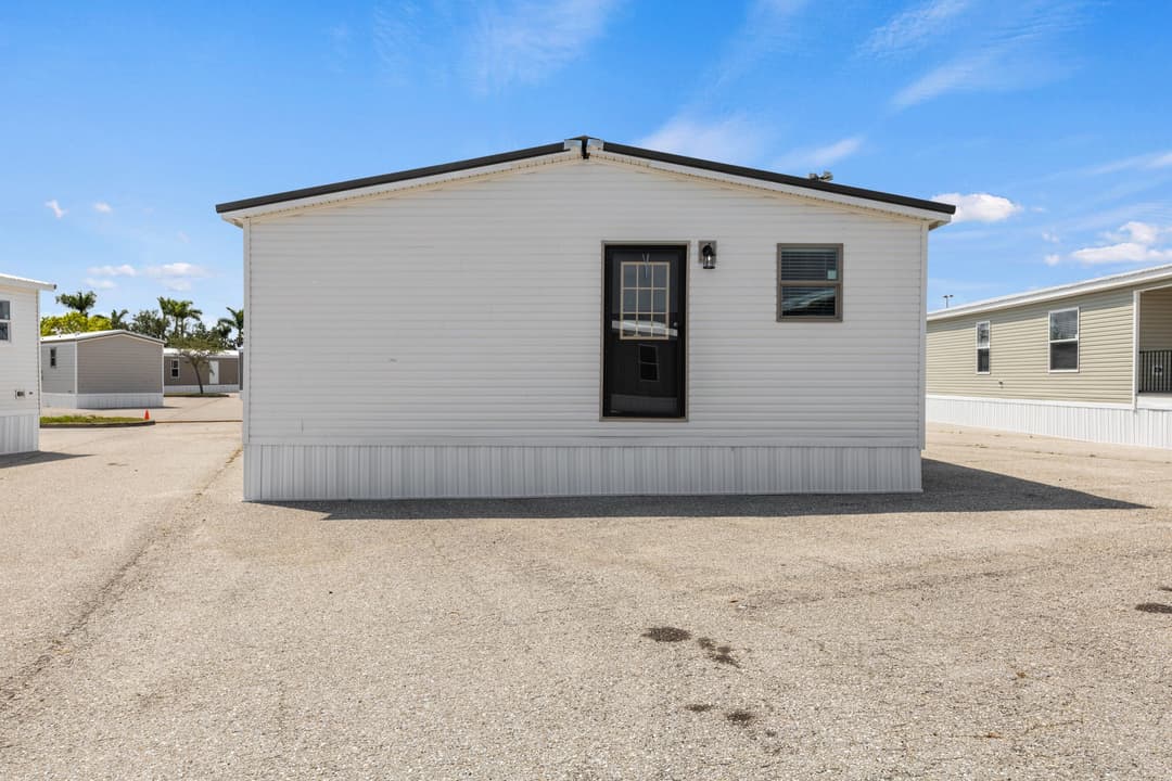 Mchann exterior home features