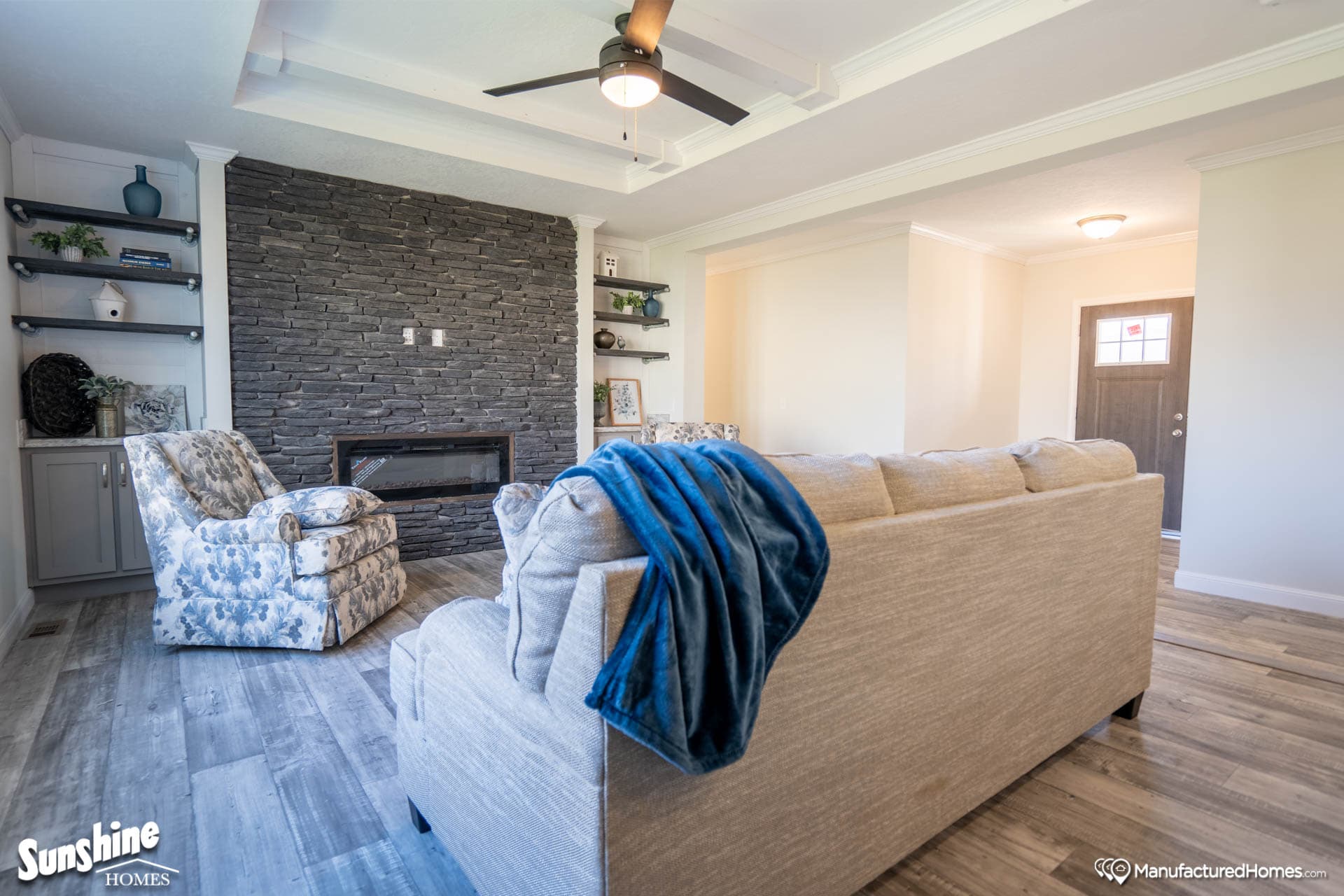 Pri3280-2043 interior home features