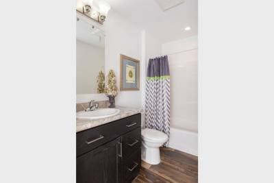 Acadia bathroom home features