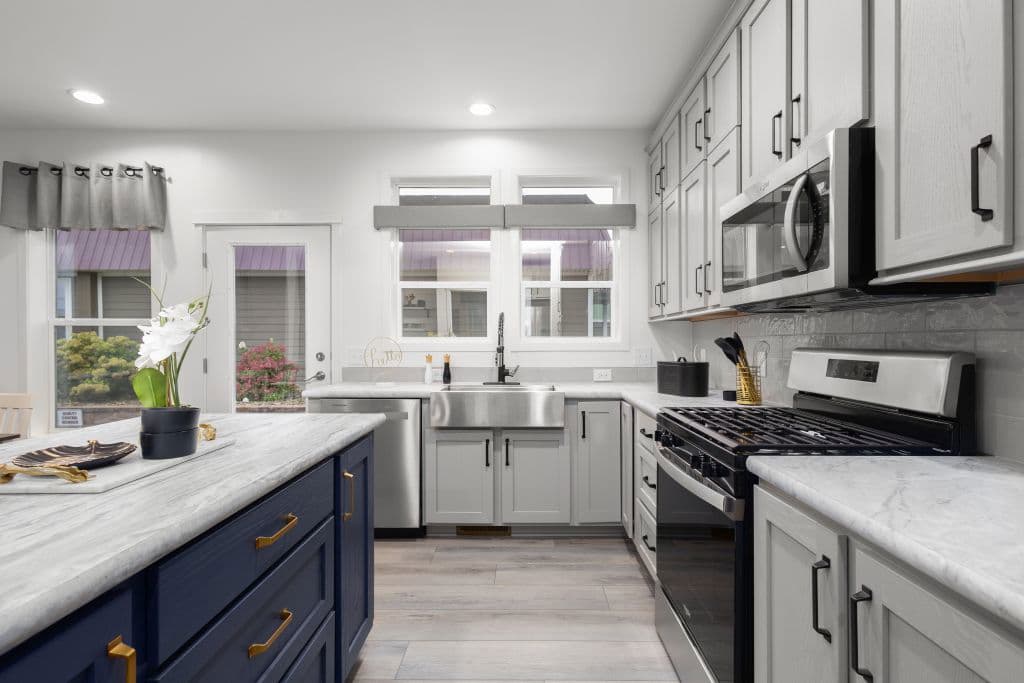 Pinecrest elite modular pgm5009-p kitchen home features