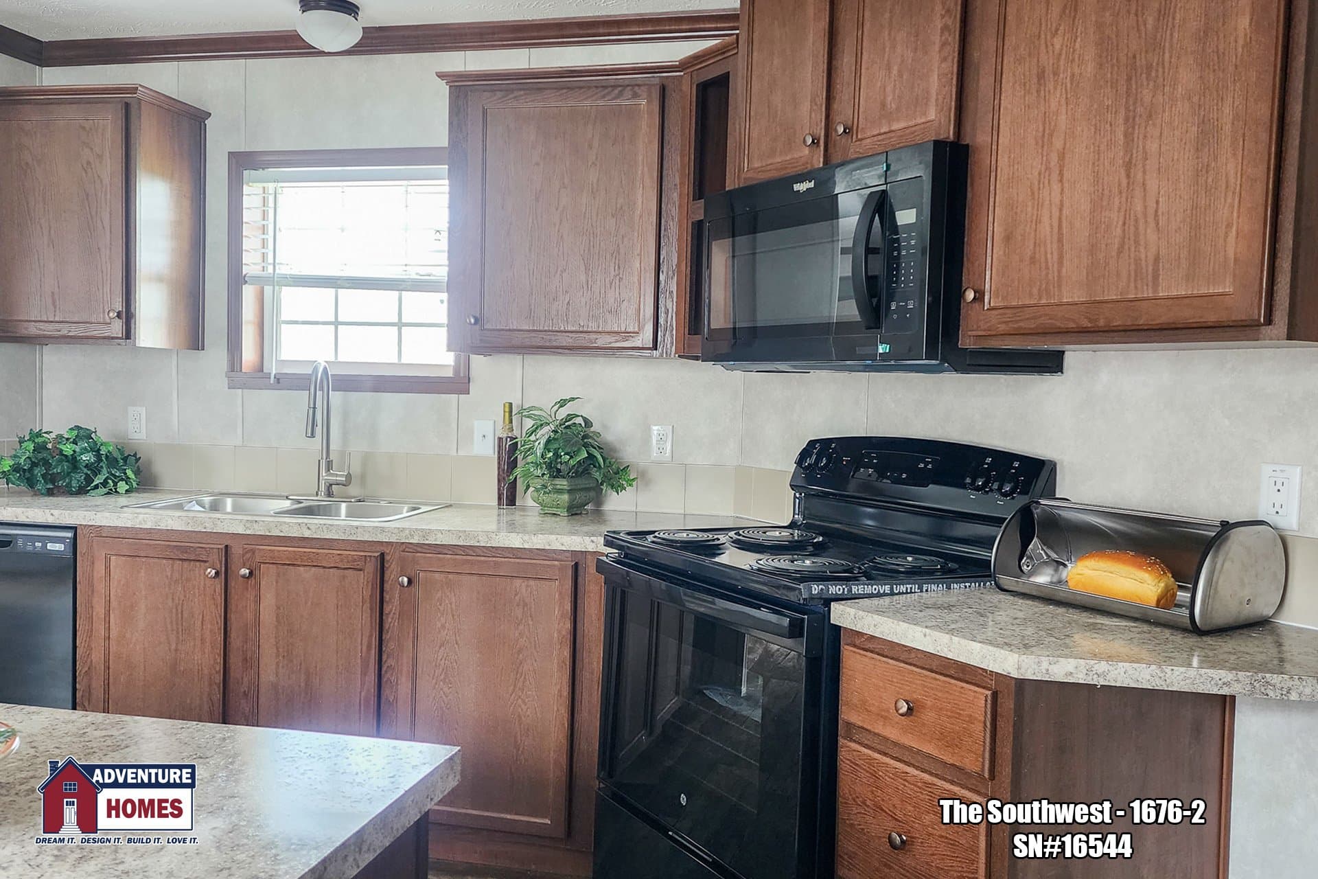 Southwest | 1676-2 kitchen home features