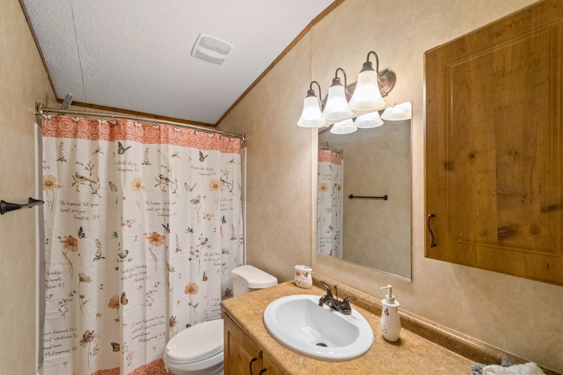 Heritage h-1680-32flp bathroom home features