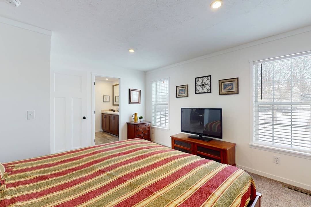 East point - intrigue bedroom home features