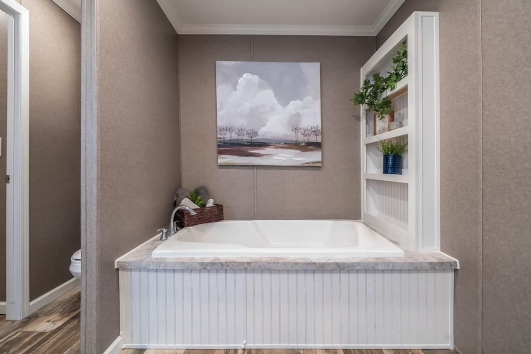 Ruby bathroom home features