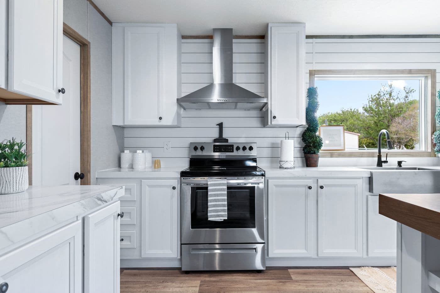 El sueno breeze kitchen home features