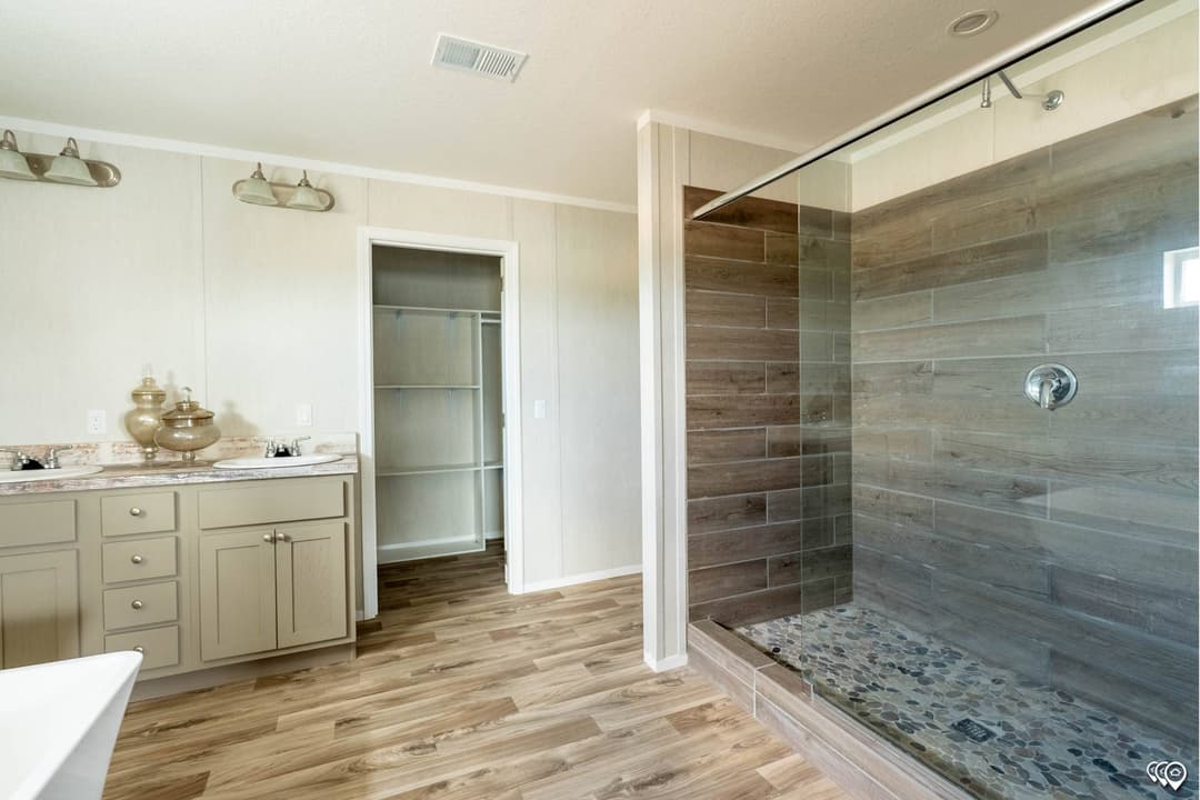 Arc3270-9002 bathroom home features