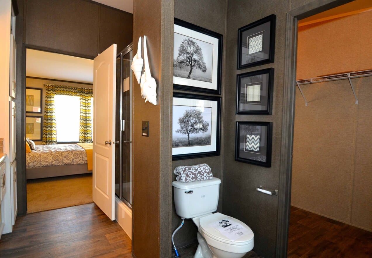 Benbrook 30644b bathroom home features