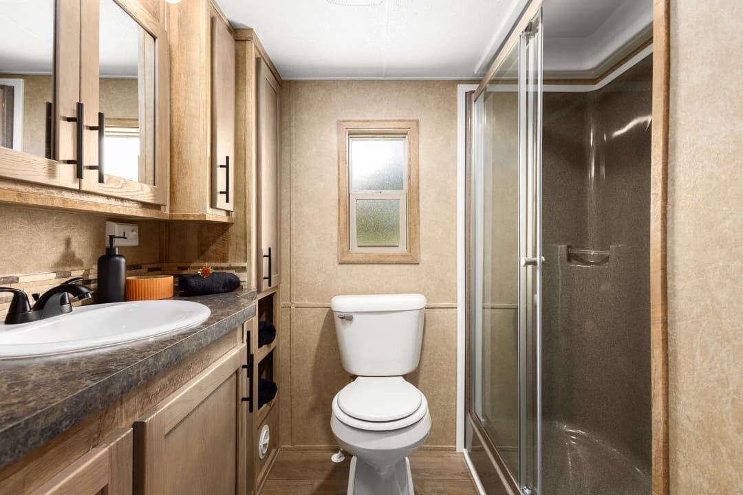 Island 4809b bathroom home features