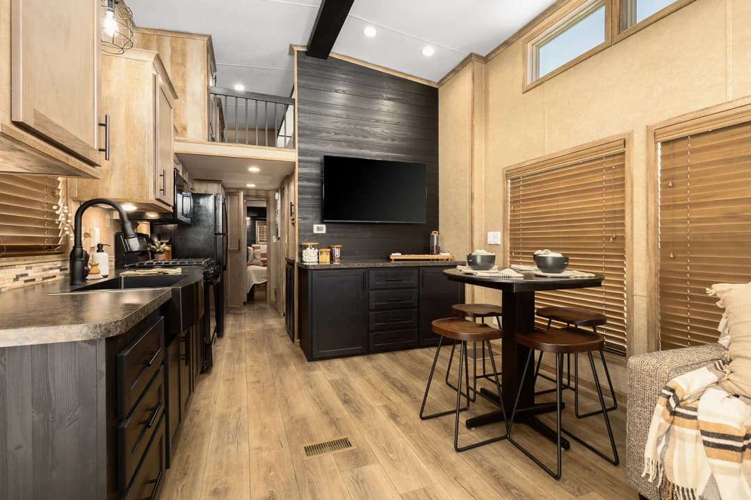 Island 4809b kitchen home features