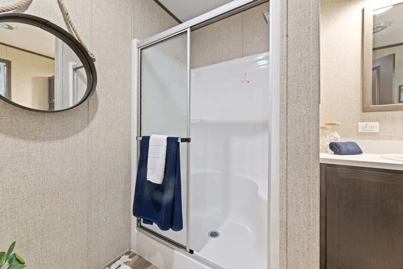 Eastman 24530 bathroom home features