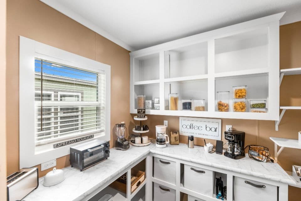 Apex 32763x interior home features