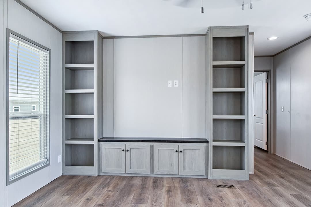 Resolution 16682x interior home features