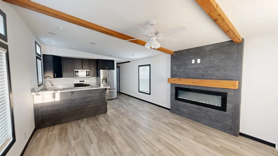 6481ls (16’ stretch) interior and hero home features