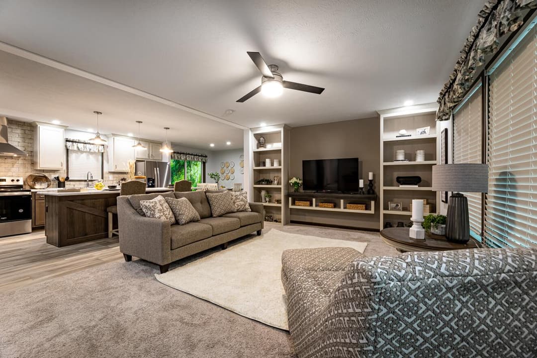 Aberdeen 24031 interior home features