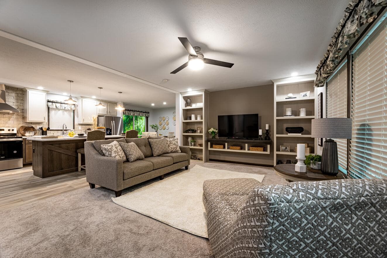 Aberdeen 24031 interior home features