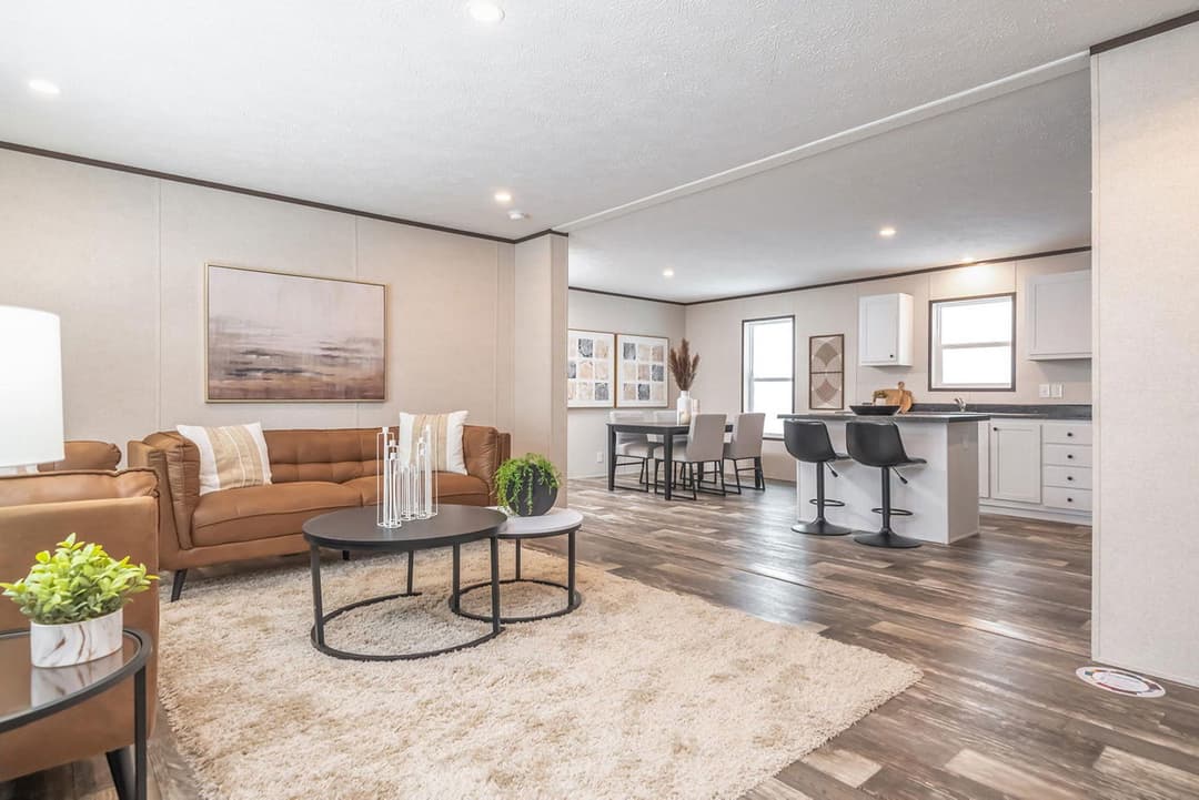 Crown 3901 interior home features