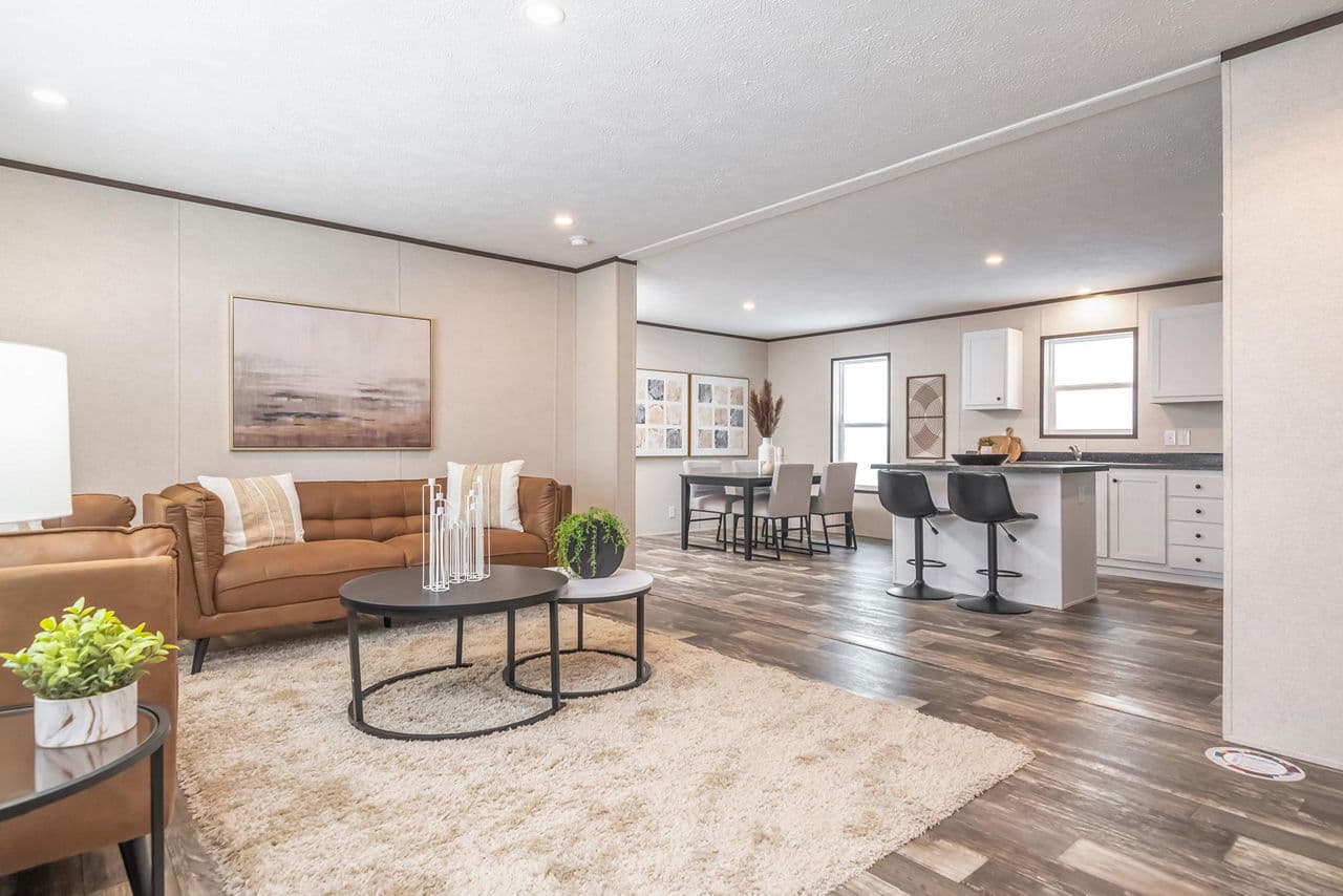 Crown 3901 interior home features