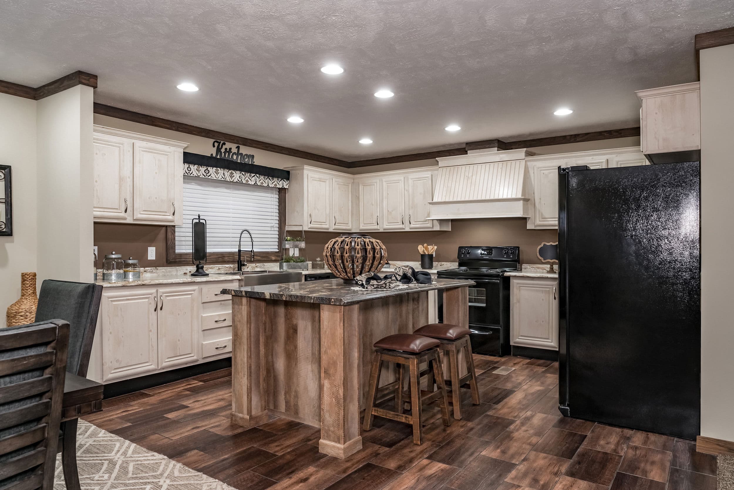 Md-39-32 kitchen home features