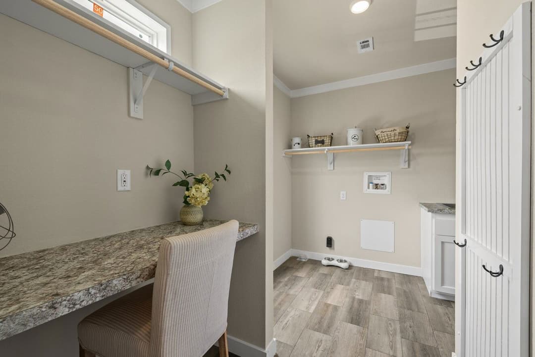 El rancho 32764a interior home features