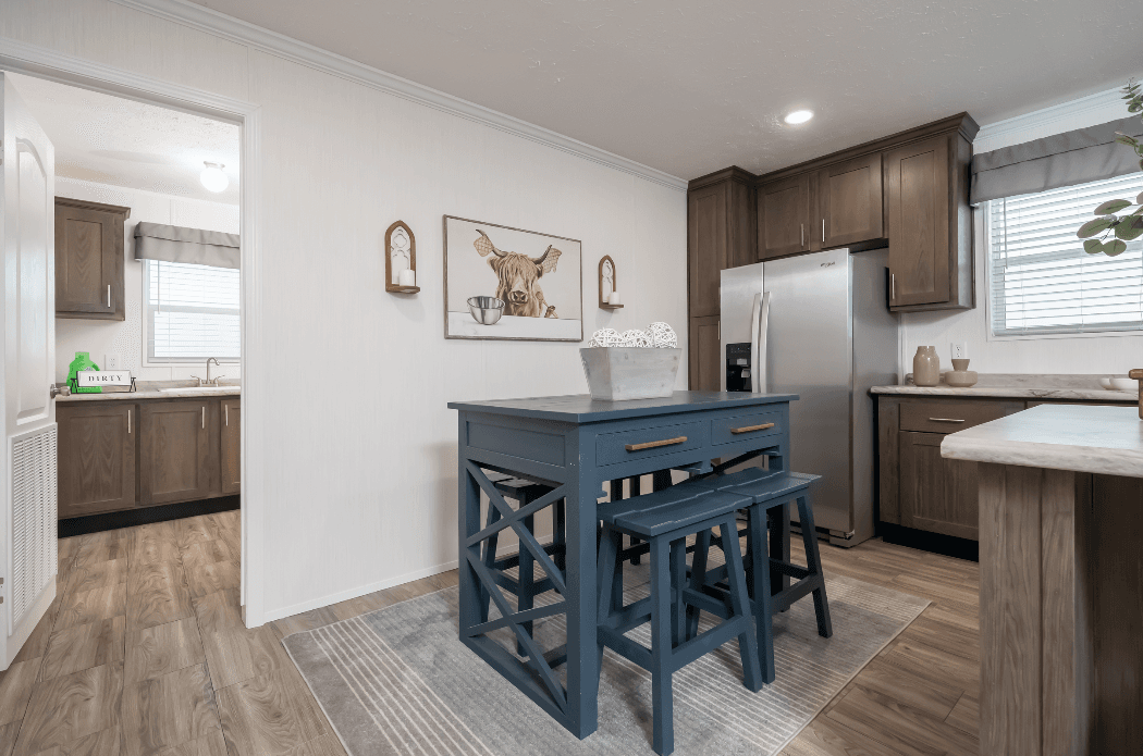 Md-60-32 dakota interior home features