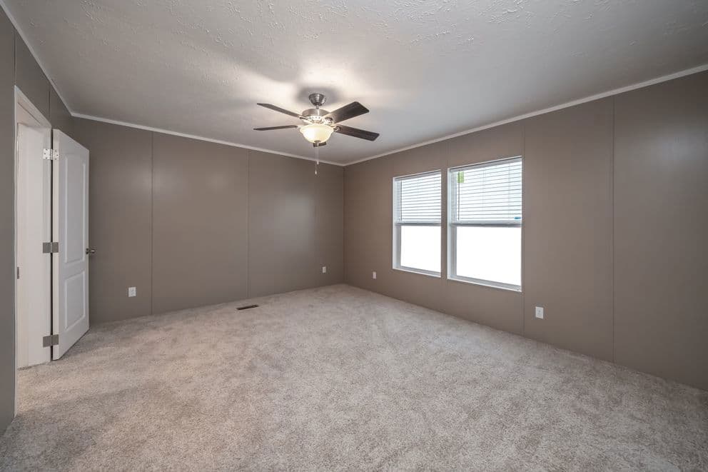 Tradition 56d bedroom home features