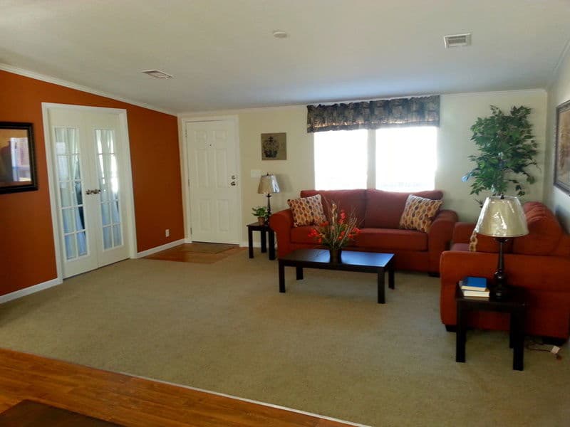 Scott 2852 interior home features