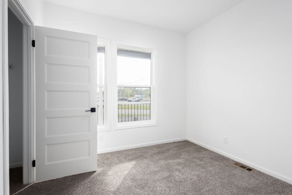 Pinecrest elite modular pgm5008-p bedroom home features