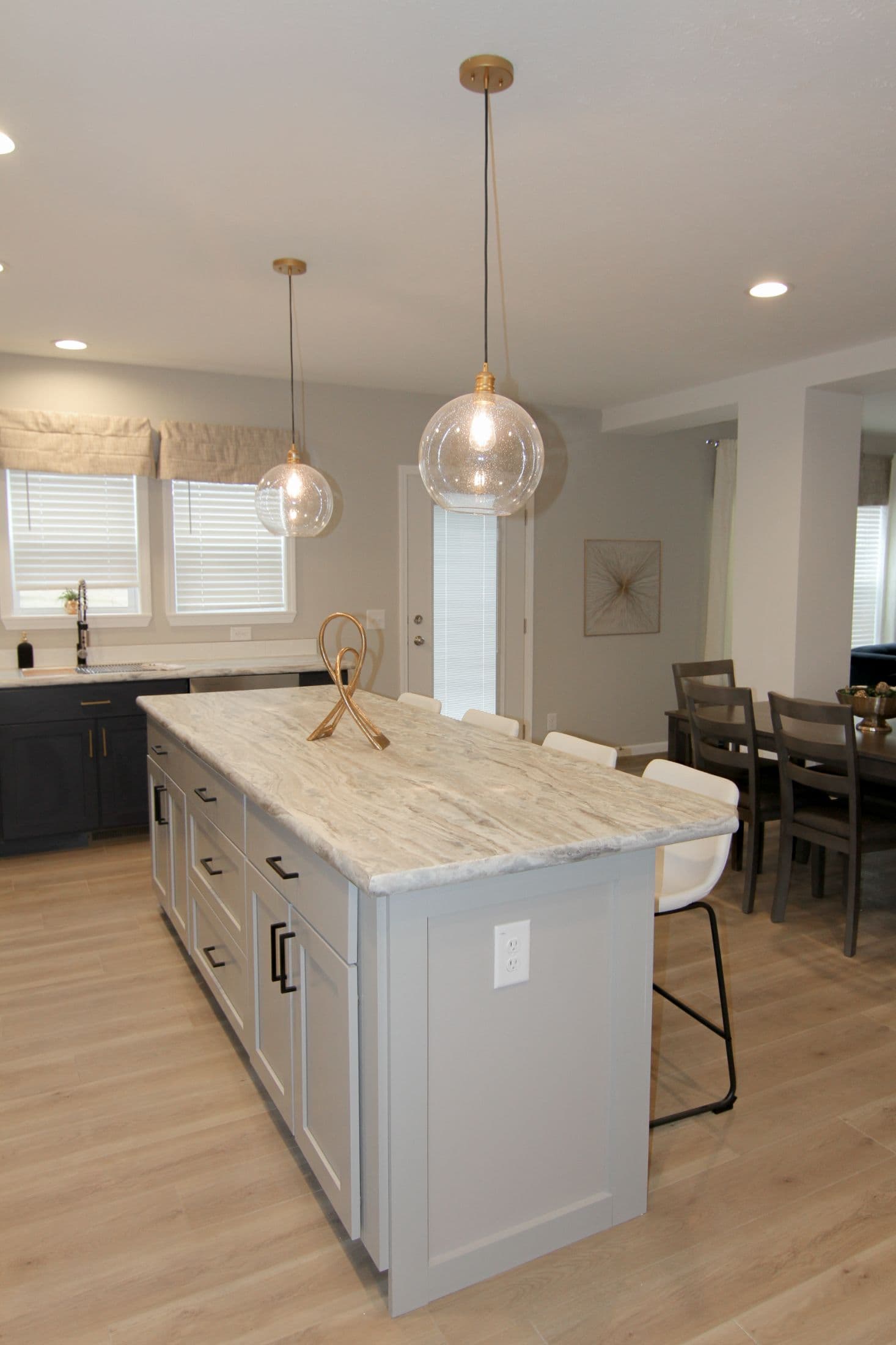 Ultra deuce 3 kitchen home features