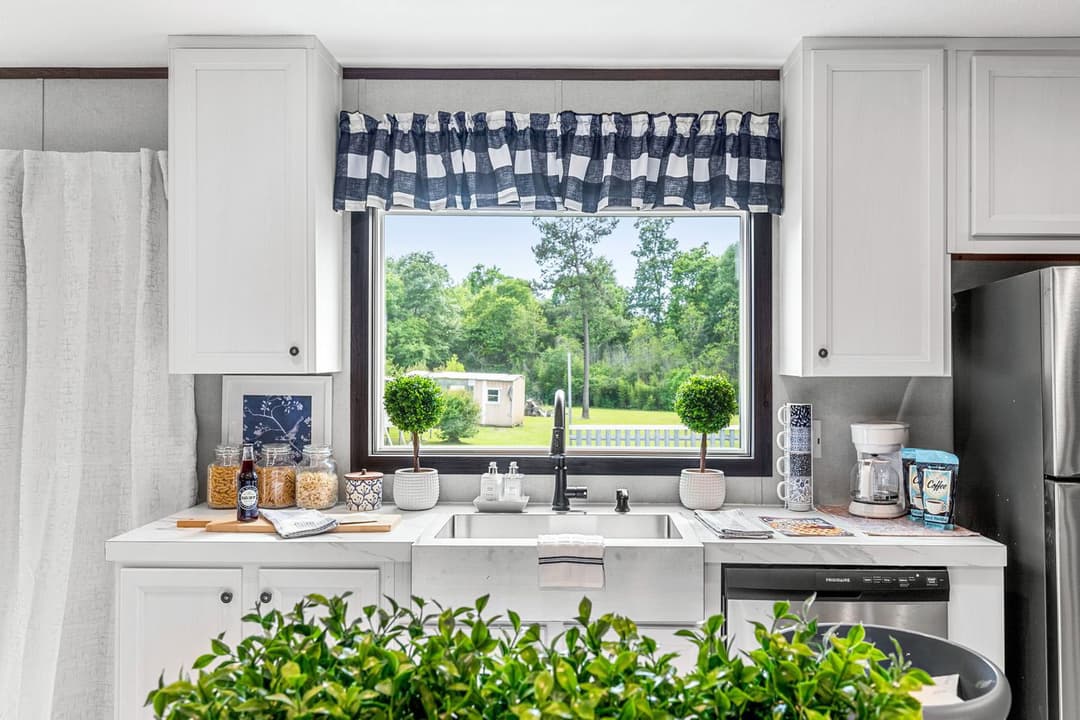 The anniversary 2.1 kitchen home features