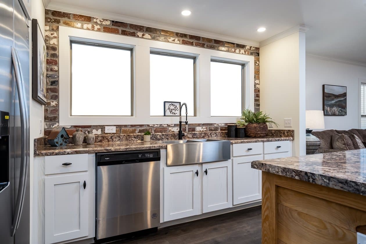 Sipsey kitchen home features