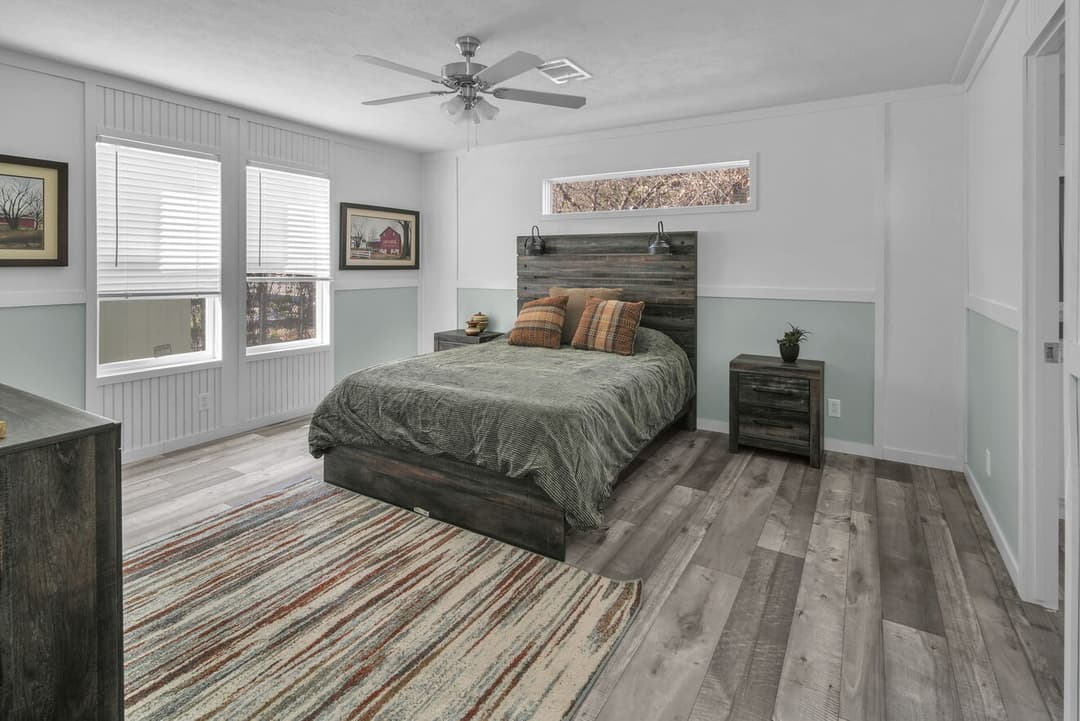 Valu premier 32643g interior and bedroom home features