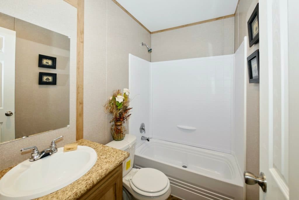 Orion 9176 bathroom home features
