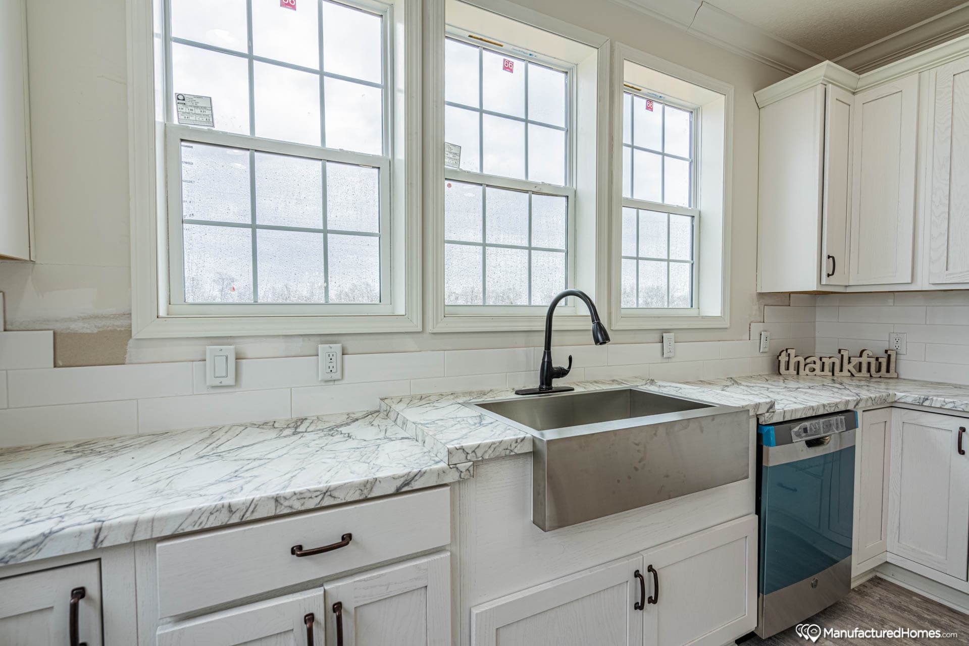 Jasmine i kitchen home features