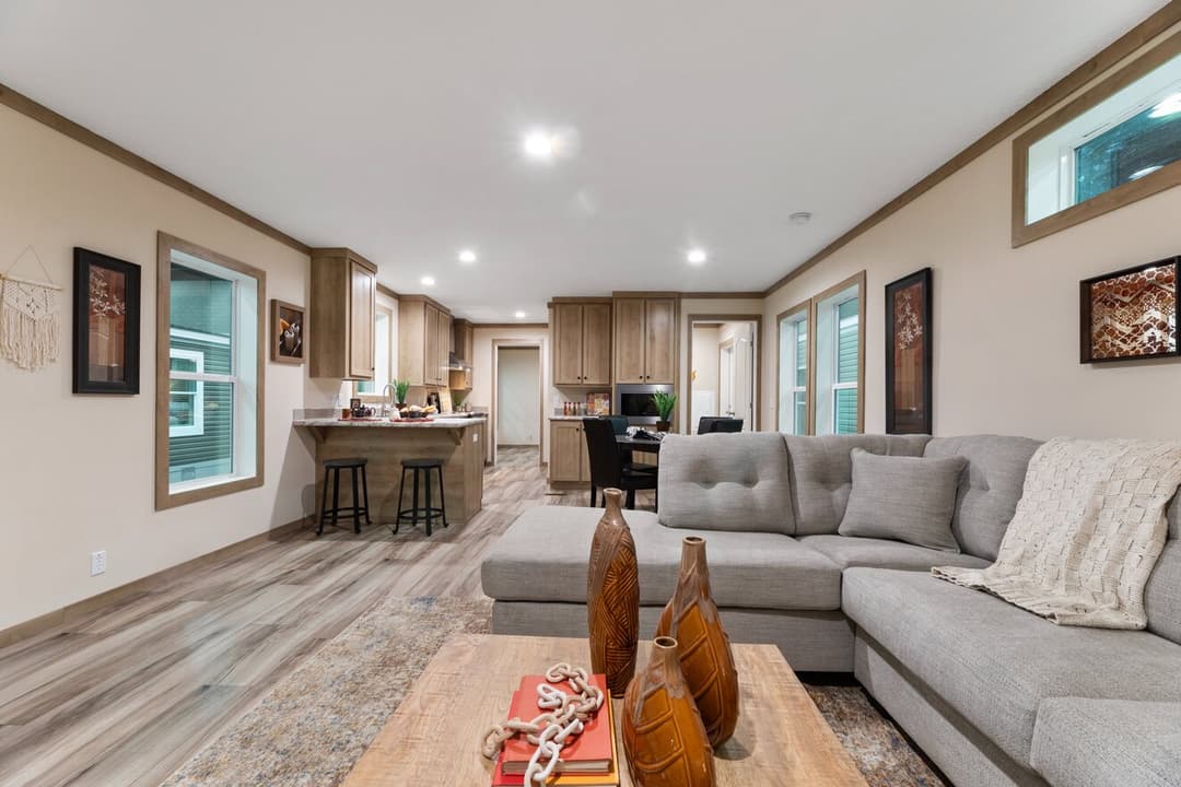 Ascension 16723h interior home features