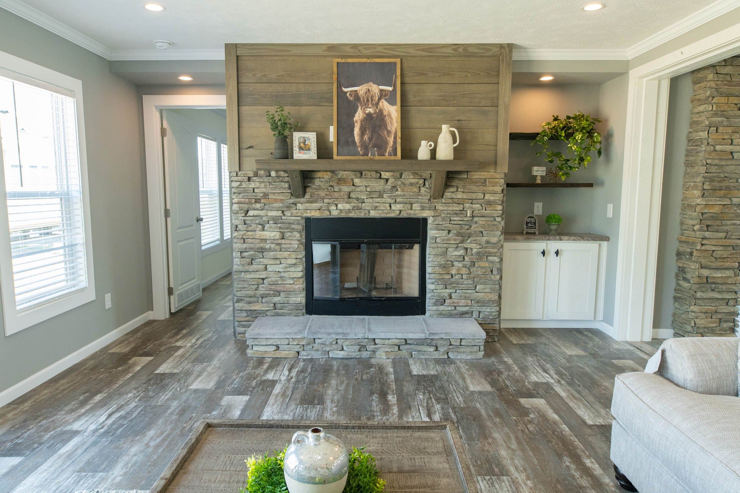 Lynn interior home features