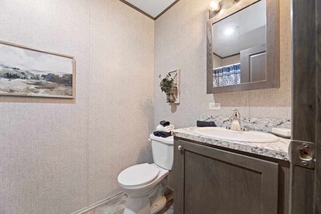 Eastman 24530 bathroom home features