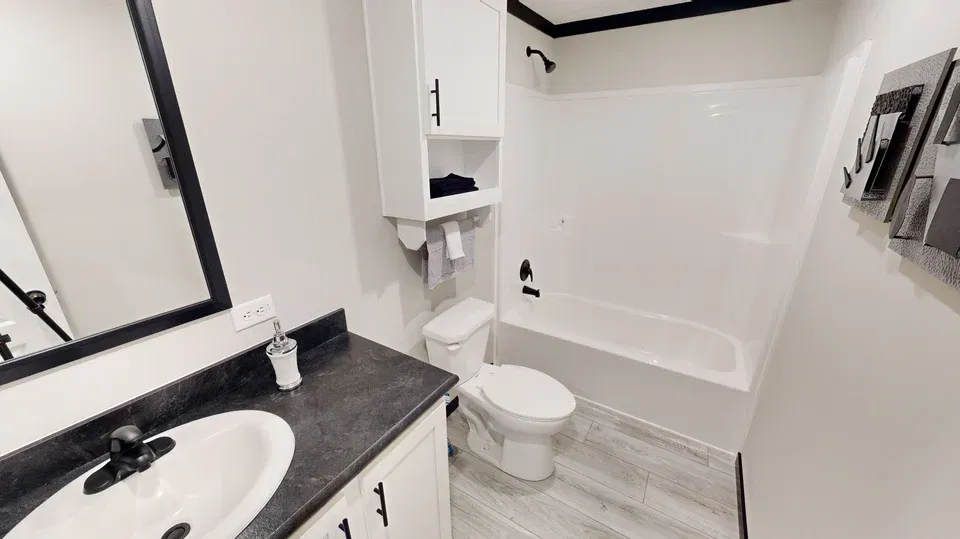 Jewel | 0603d bathroom home features