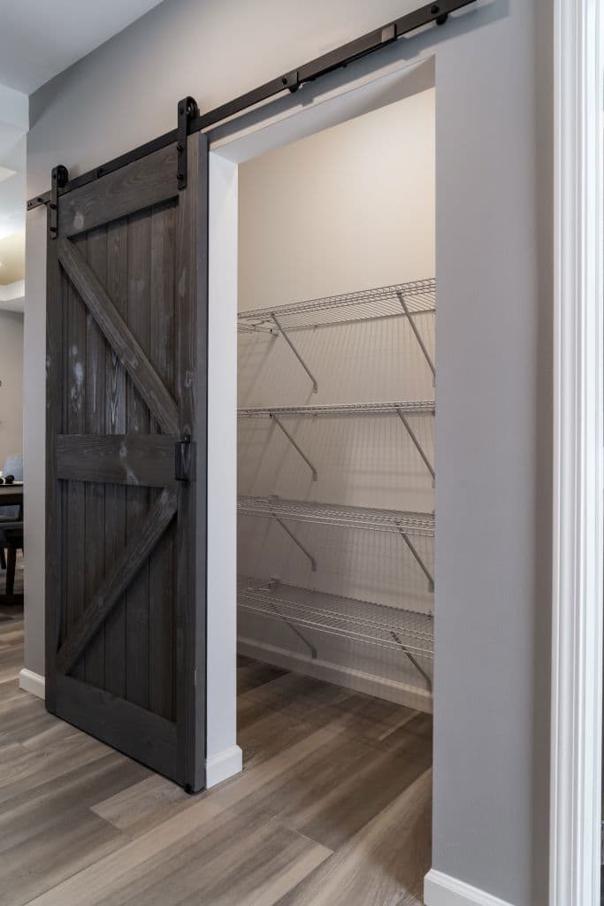 La bella casa ranch 2p2801-r interior home features