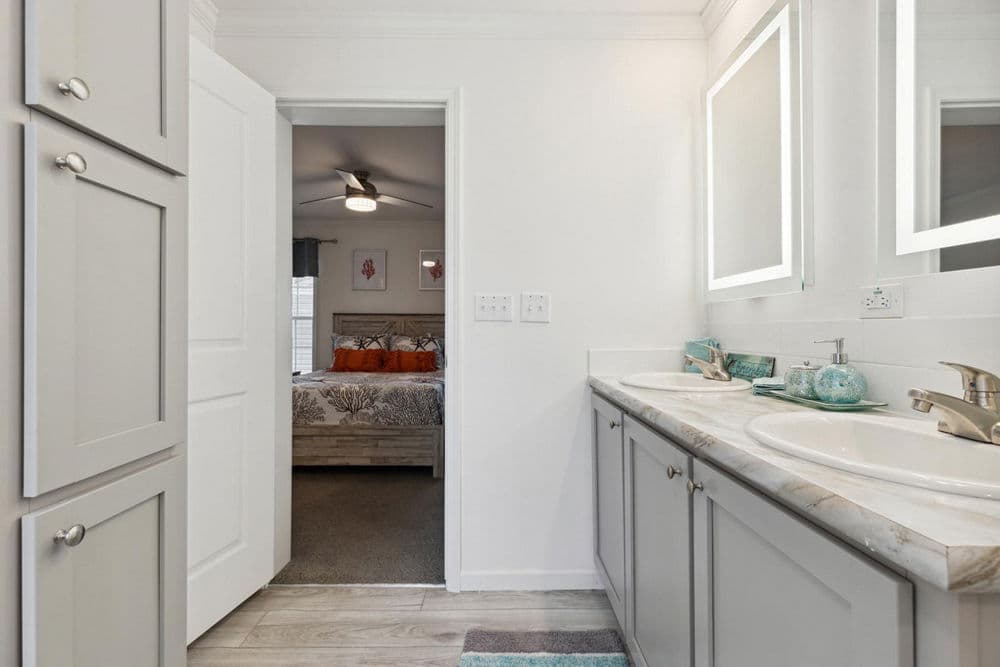 Amica bathroom home features