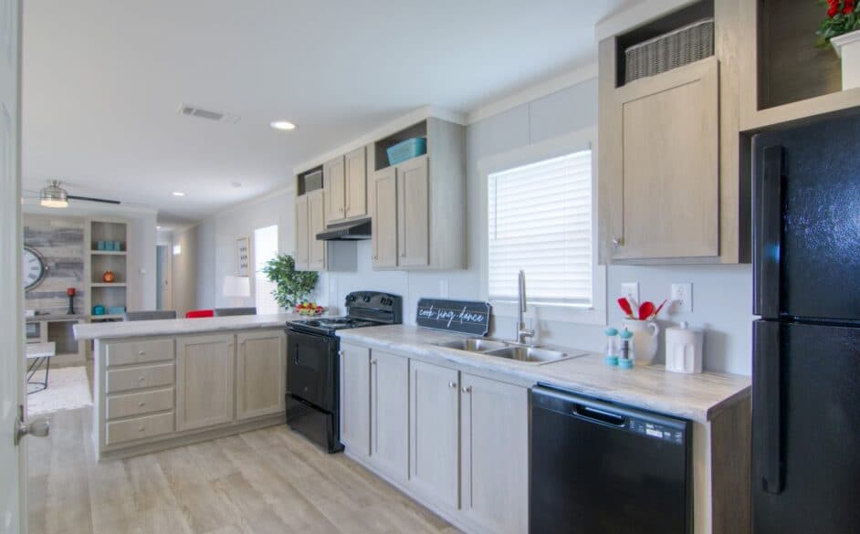 Coyote ridge 331 kitchen home features