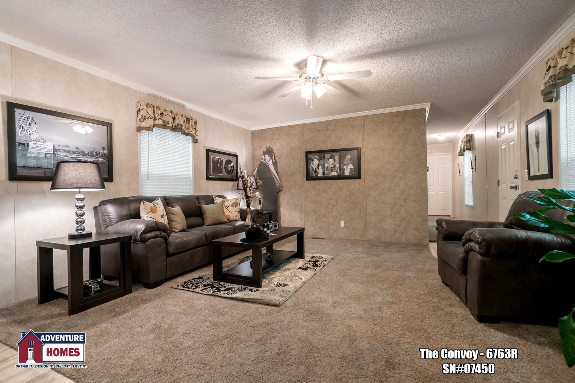 Convoy | 6763r interior home features