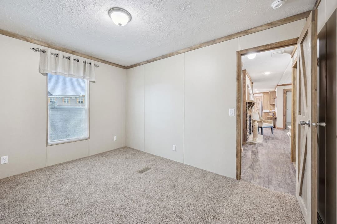 Md-26 rawhide bedroom home features