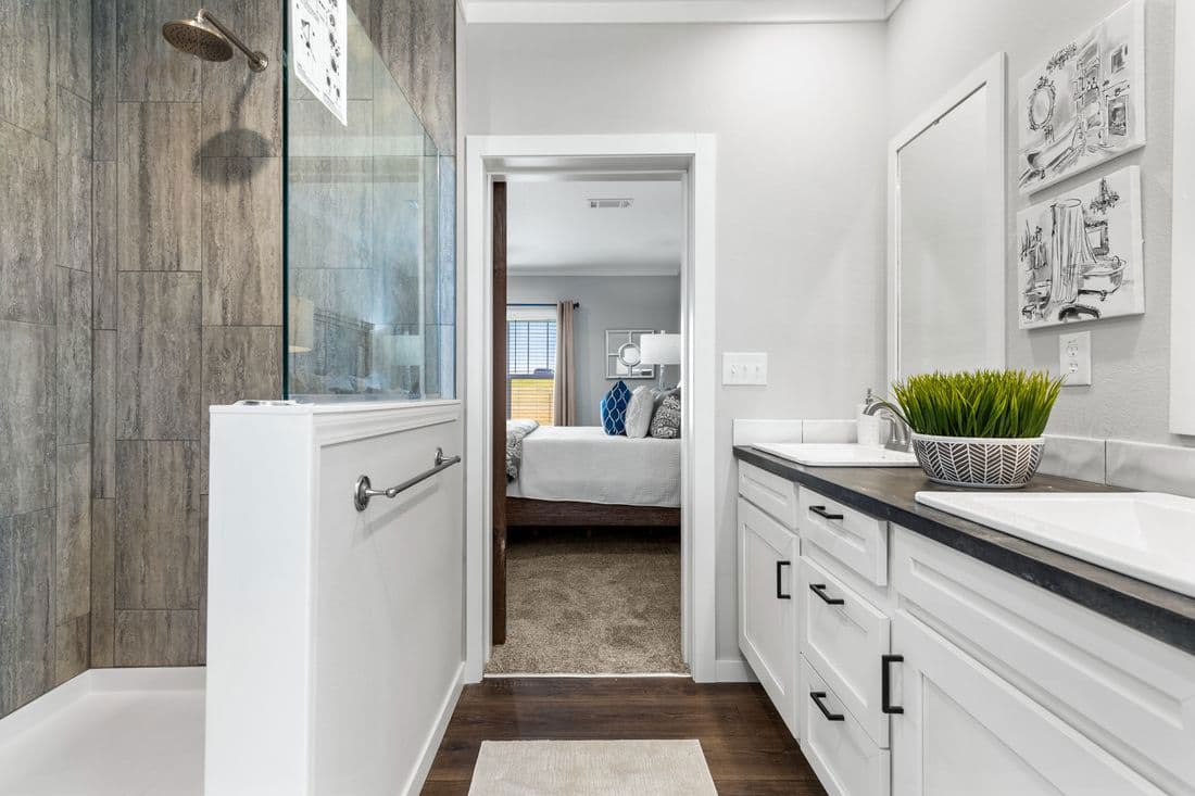 El capitan bathroom home features