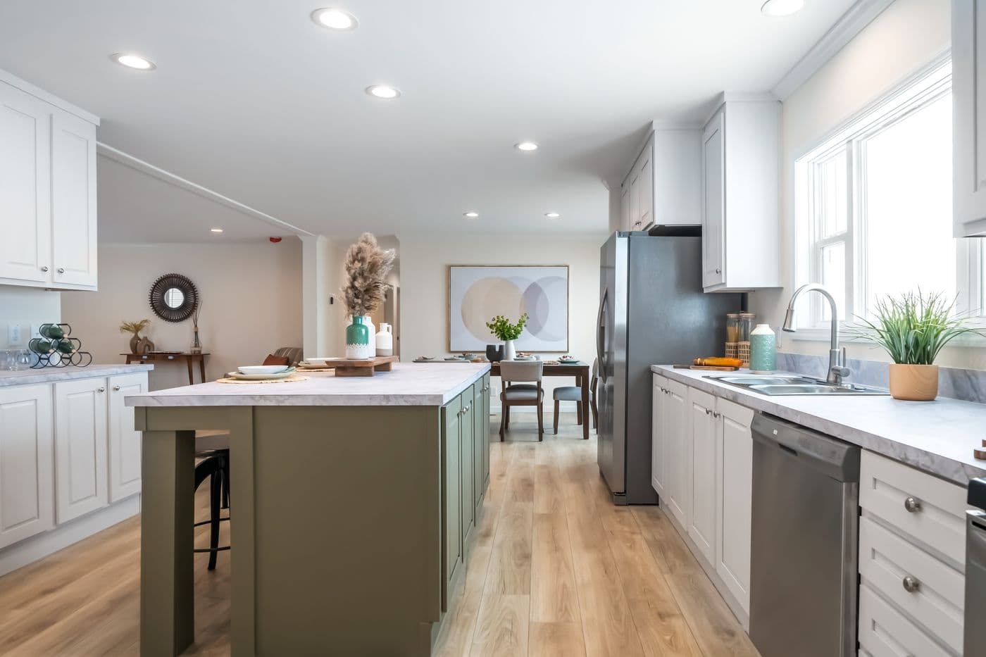 Uwharrie kitchen home features