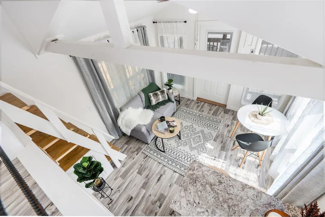 Whispering pines | 4b 100 interior home features