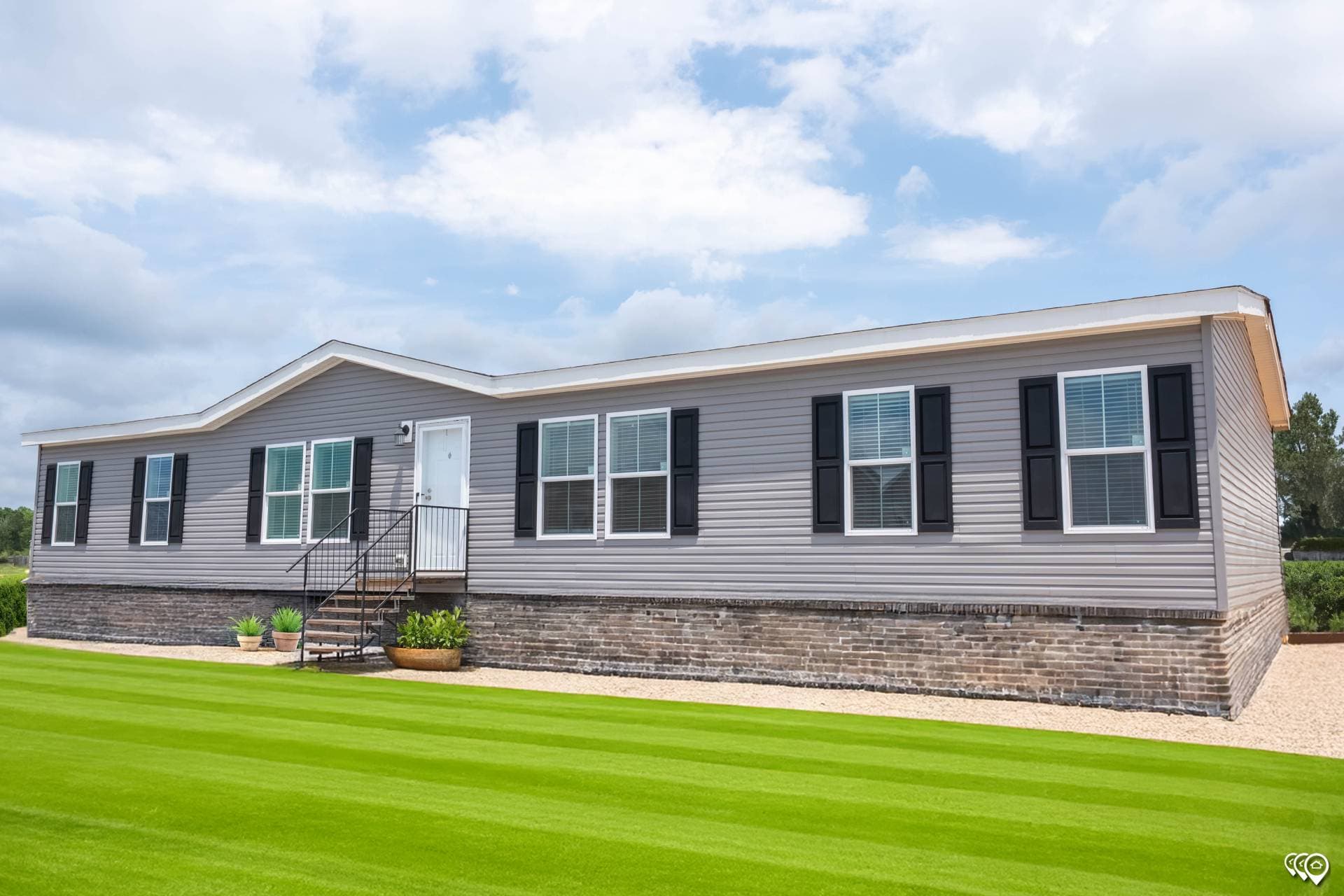 Arc3270-9002 hero, elevation, and exterior home features