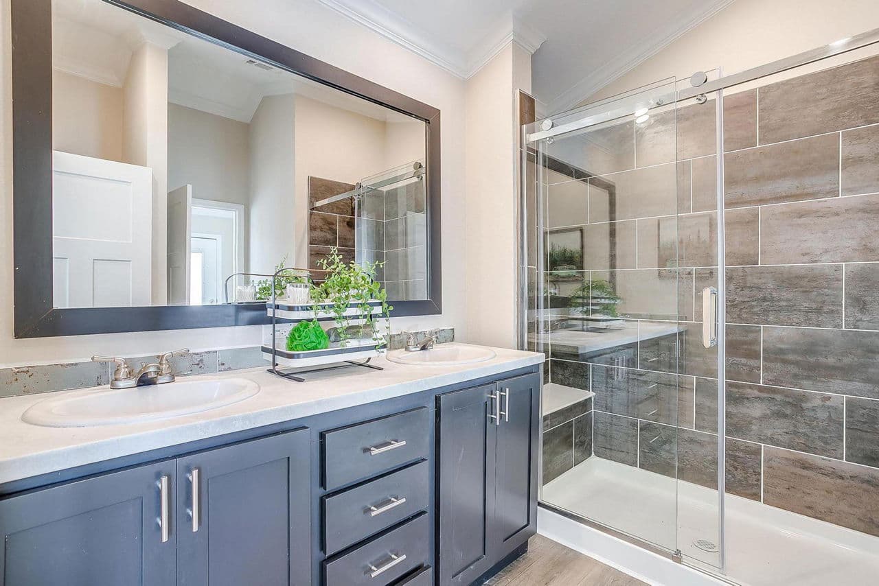 Innovation 1856h bathroom home features