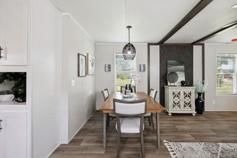 Valor 16763n interior home features